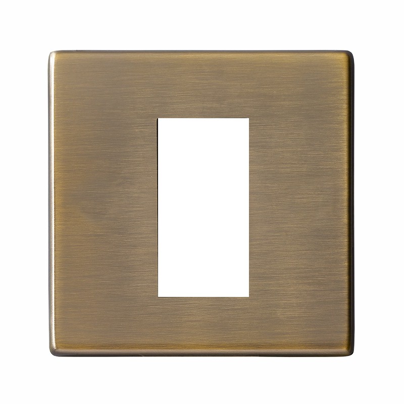 Hartland G2 EuroFix Antique Brass Single Plate complete with 1 EuroFix Aperture 25x50mm and Grid