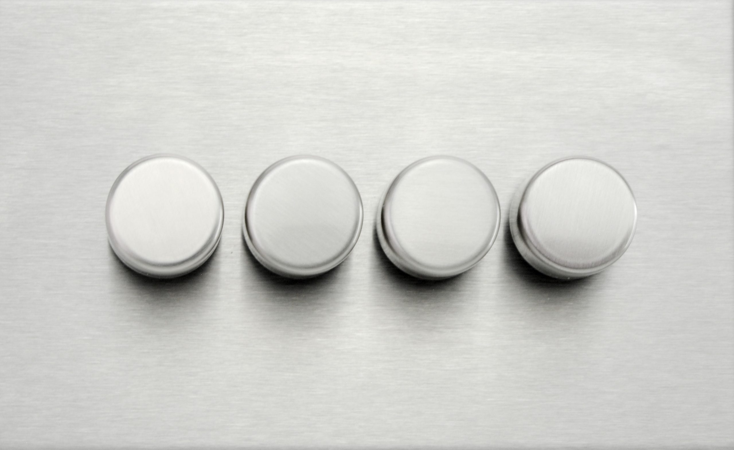 Sheer G2 Satin Steel 4 gang 250W LED 2 Way Push On/Off Rotary Dimmer Satin Steel Minimum Load = 5W(LED) Maximum Load = 250W(LED) Trailing Edge / 150W(LED) Leading Edge per gang